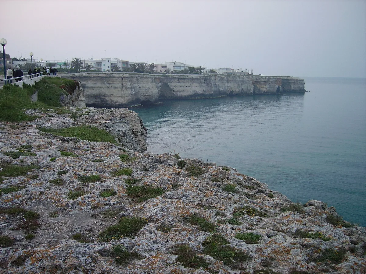Plage de Torre dell'Orso, Melendugno, Puglia, Italie — 5