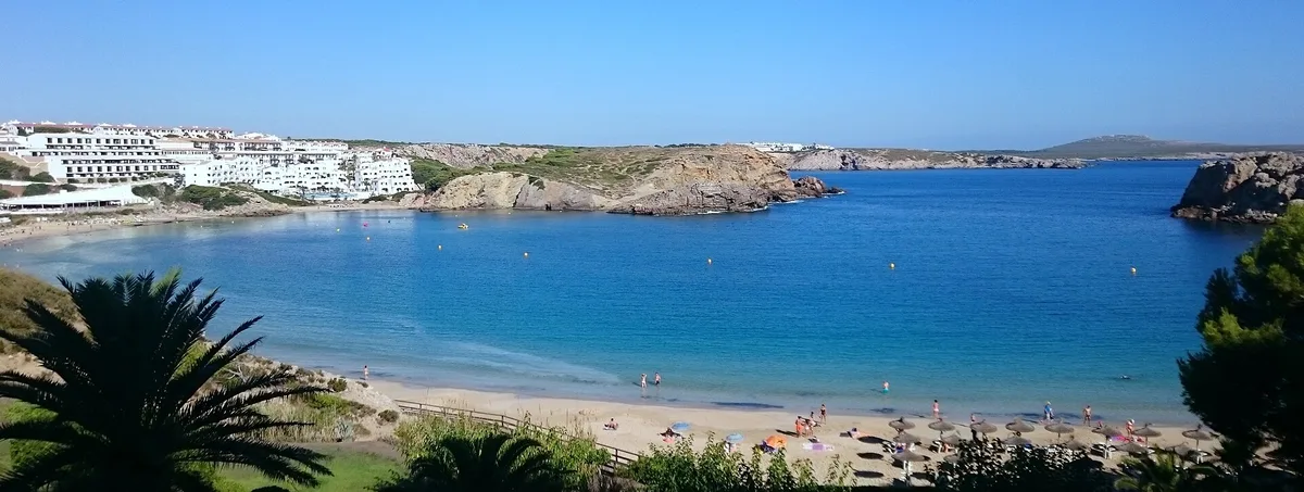 Plage d'Arenal Castell, Es Mercadal, Balearic Islands, Espagne — 2