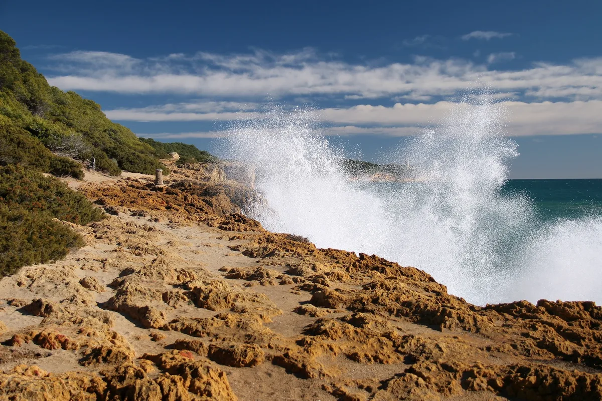 Cala Fonda, Tarragona, Catalonia, España — 3