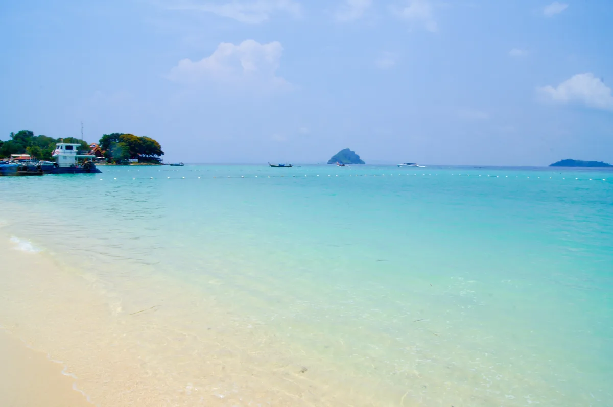 Laem Thong-Strand, Ao Nang, Andaman Sea, Thailand — 5