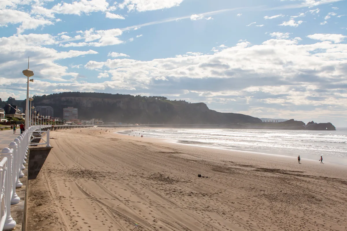 Praia de Salinas, Castrillón, Asturias, Espanha — 5