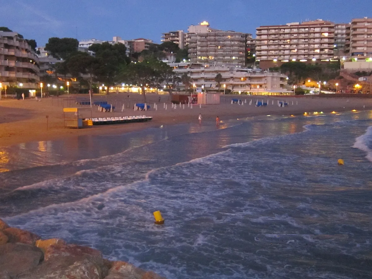 Cala Llenguadets, Salou, Catalonia, España — 5