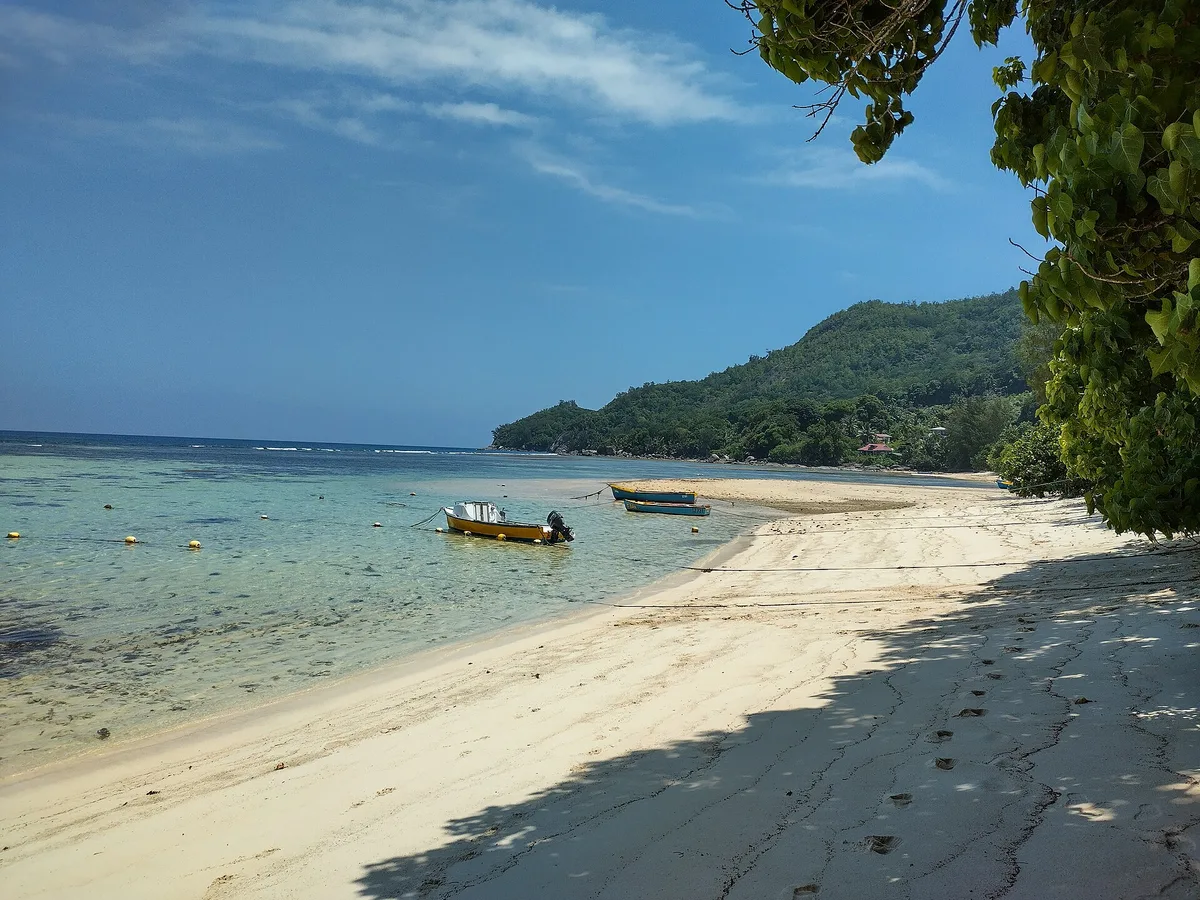 Plage de l'Anse Forbans, Takamaka, Seychelles Inner Islands, Seychelles — 6