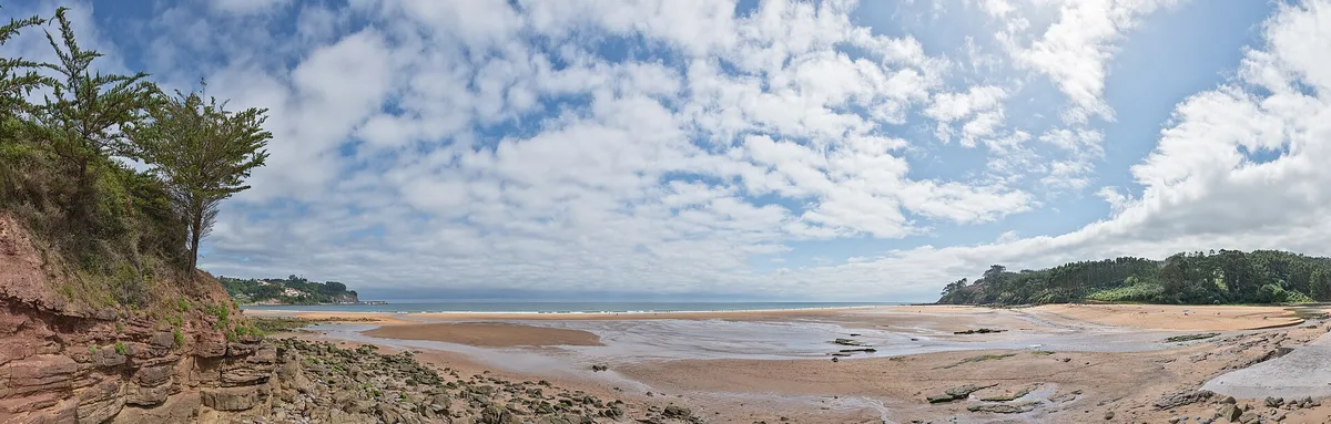 La Griega-Strand, Colunga, Asturias, Spanien — 4