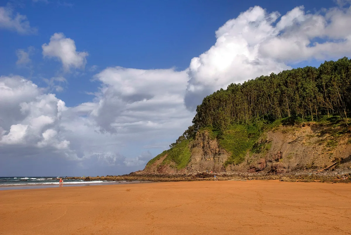 La Griega-Strand, Colunga, Asturias, Spanien — 2