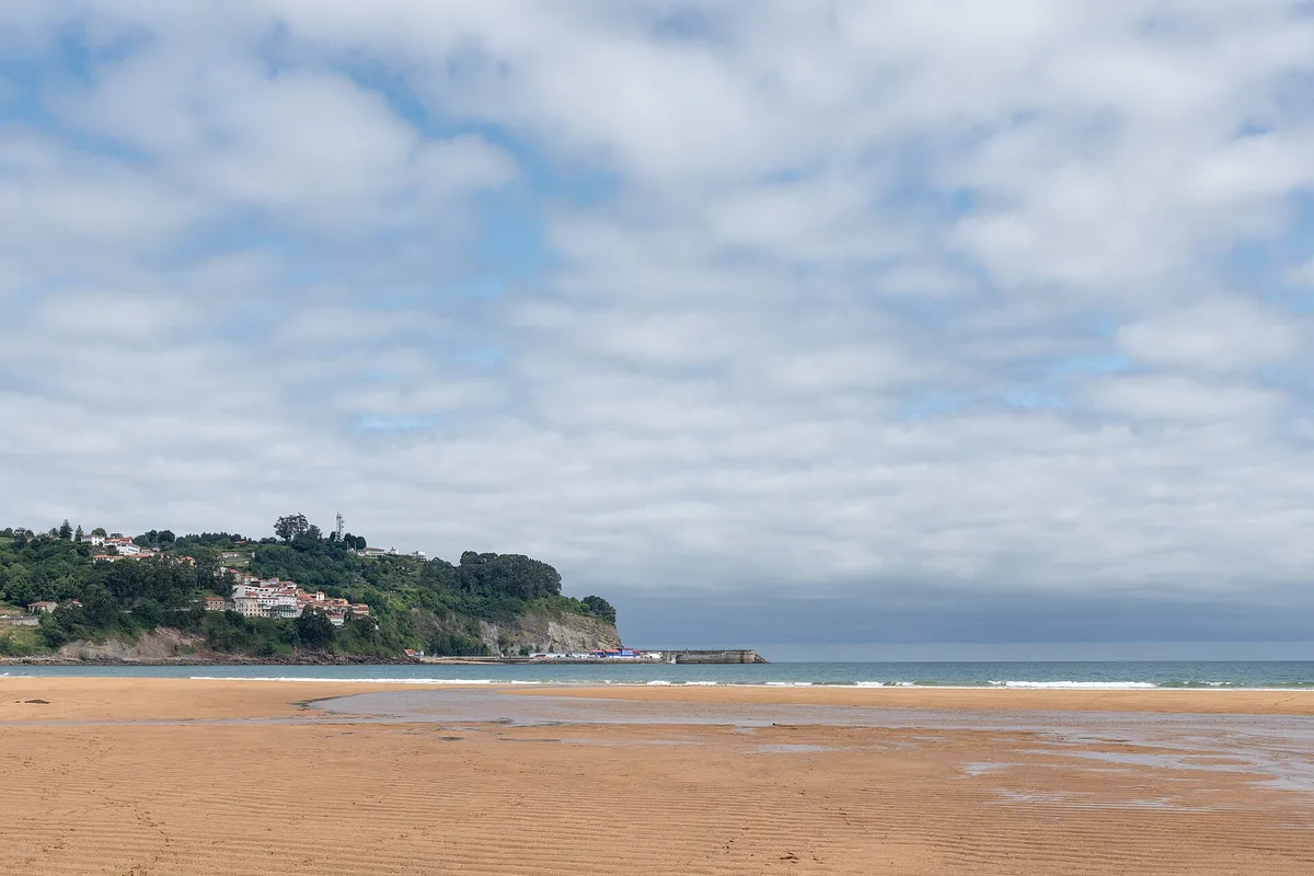La Griega-Strand, Colunga, Asturias, Spanien