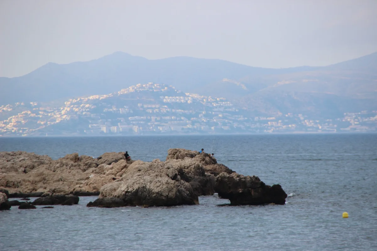 Playa de Les Muscleres, L'Escala, Catalonia, España — 5