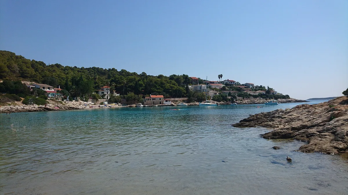 Plage de Milna, Vis, Dalmatia, Croatie — 3