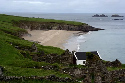 Trá na mBan Beach