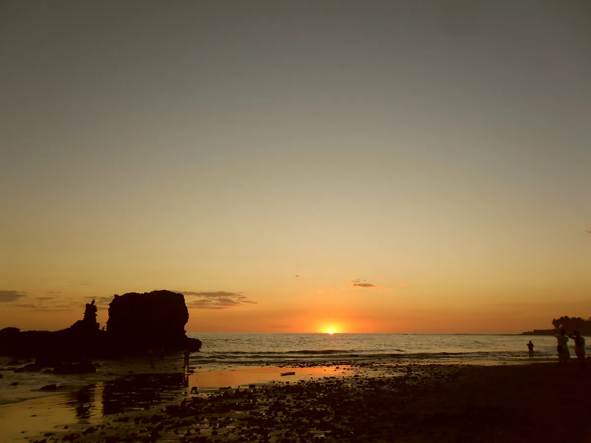 El Tunco (La Bocana) Beach, Tamanique, Central American Pacific, El Salvador — 4