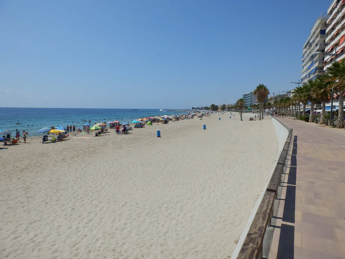 Platja de Villajoyosa, Villajoyosa, Valencian Community, España — 4
