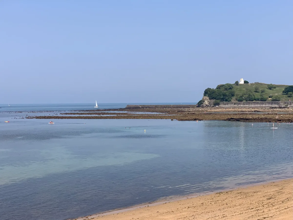Grande-Plage-de-Saint-Jean-de-Luz-Strand, Saint-Jean-de-Luz, Nouvelle-Aquitaine, Frankreich — 3