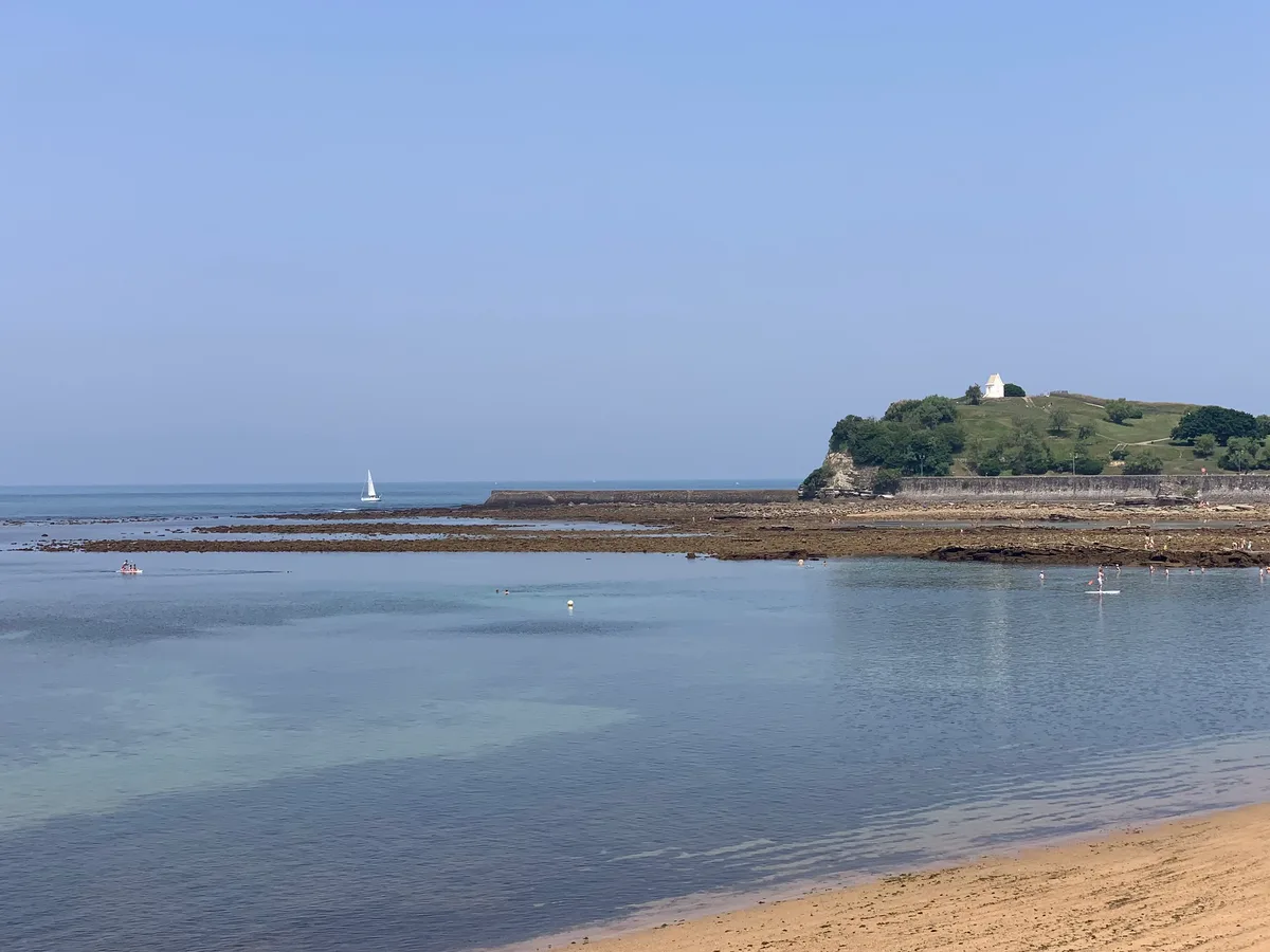 Grande-Plage-de-Saint-Jean-de-Luz-Strand, Saint-Jean-de-Luz, Nouvelle-Aquitaine, Frankreich — 4