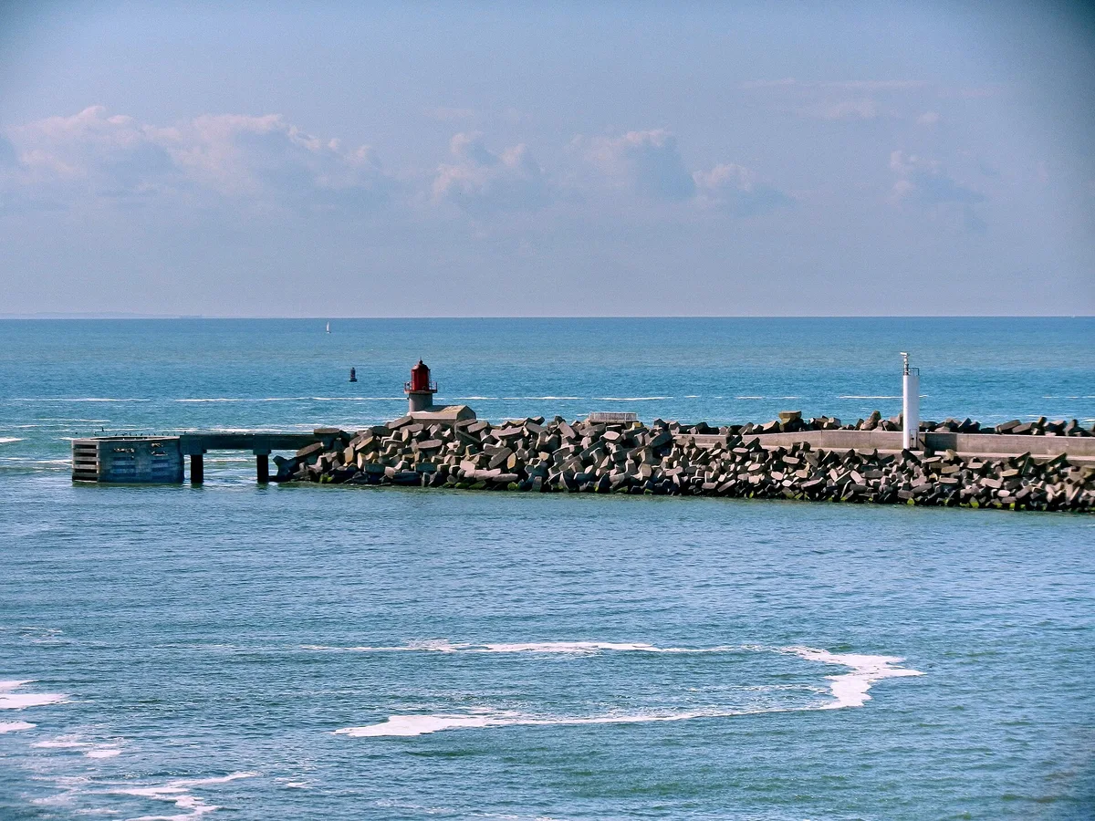 Plage de Calais, Calais, Hauts-de-France, France — 4