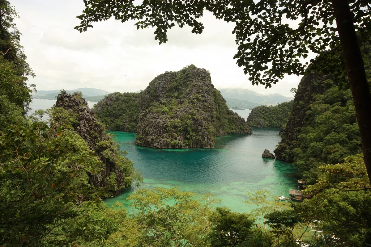 Plage de Cayangan, Coron, MIMAROPA, Philippines — 3