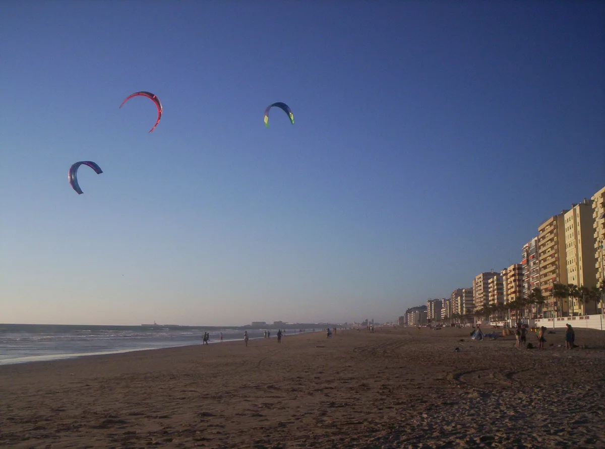 Plage de la Victoria, Cádiz, Andalusia, Espagne — 5