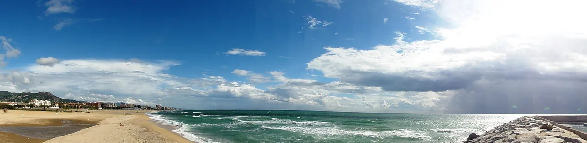Playa de Llevant, Salou, Catalonia, España — 4