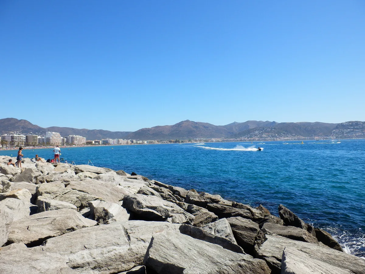 Platja del Salatar, Roses, Catalonia, España — 4