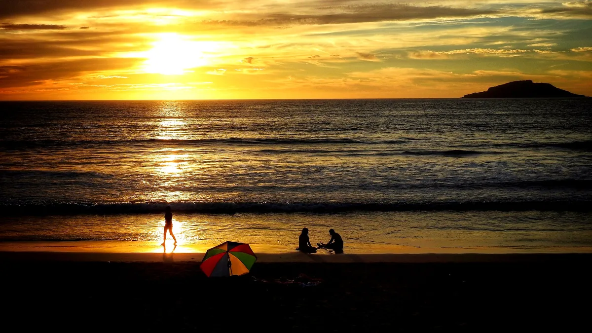 Pinitos Beach, Mazatlán, Mexican Pacific, Mexico — 5
