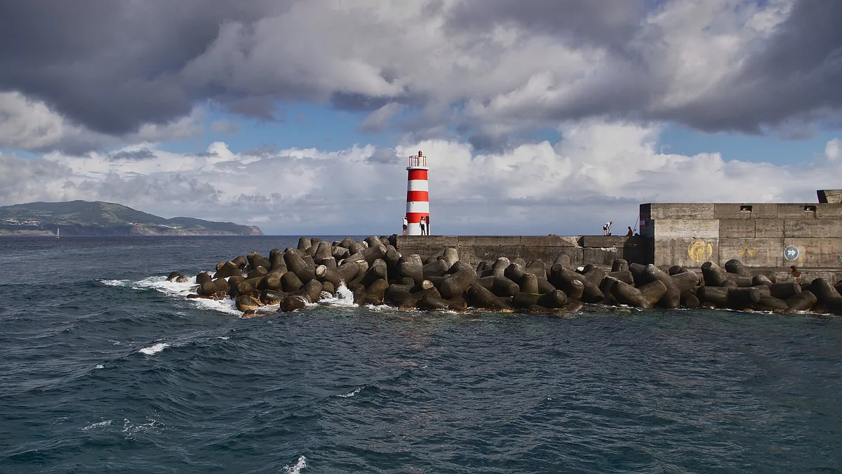 Plage des Piscinas Naturais da Madalena, Madalena, Azores, Portugal — 5