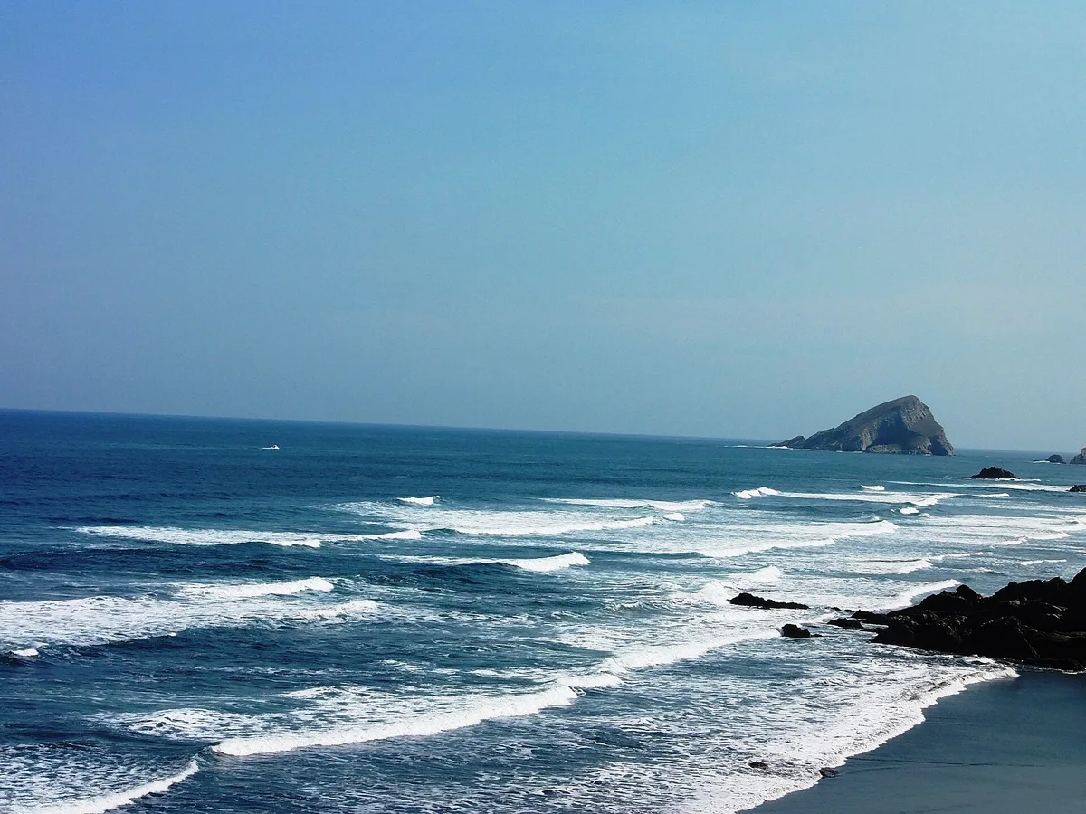 Plage de Los Quebrantos, Soto del Barco, Asturias, Espagne — 6