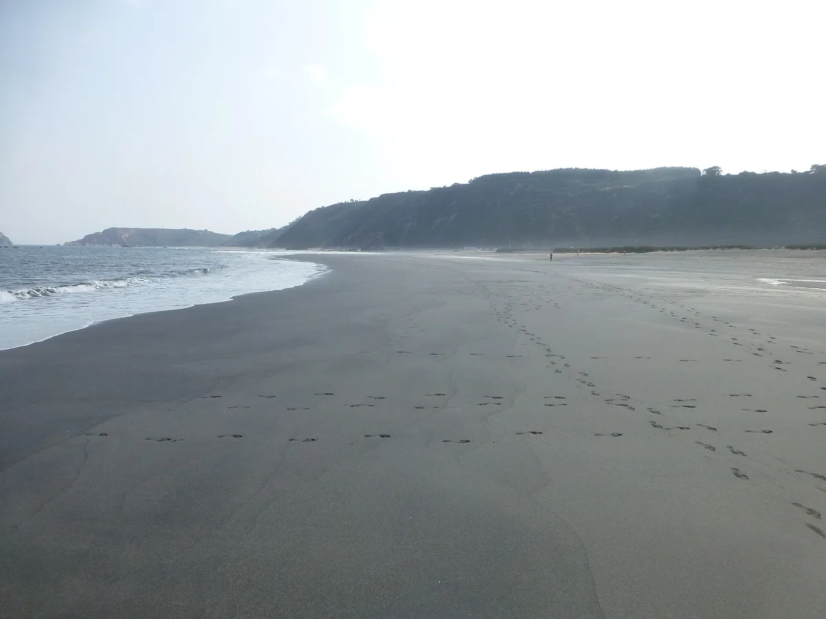 Plage de Los Quebrantos, Soto del Barco, Asturias, Espagne — 5
