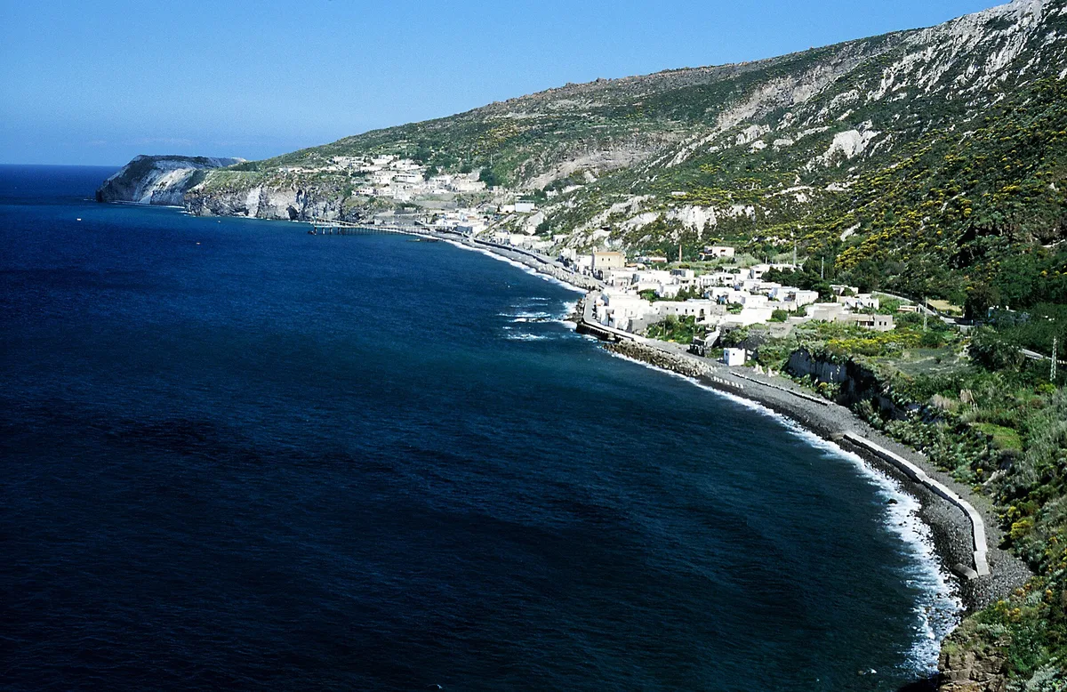 Plage d'Acquacalda, Lipari, Sicily, Italie — 5