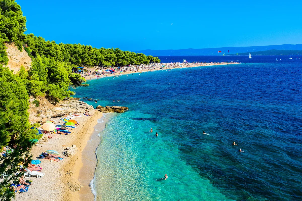 Plage de Paklina, Bol, Adriatic Islands, Croatie — 4