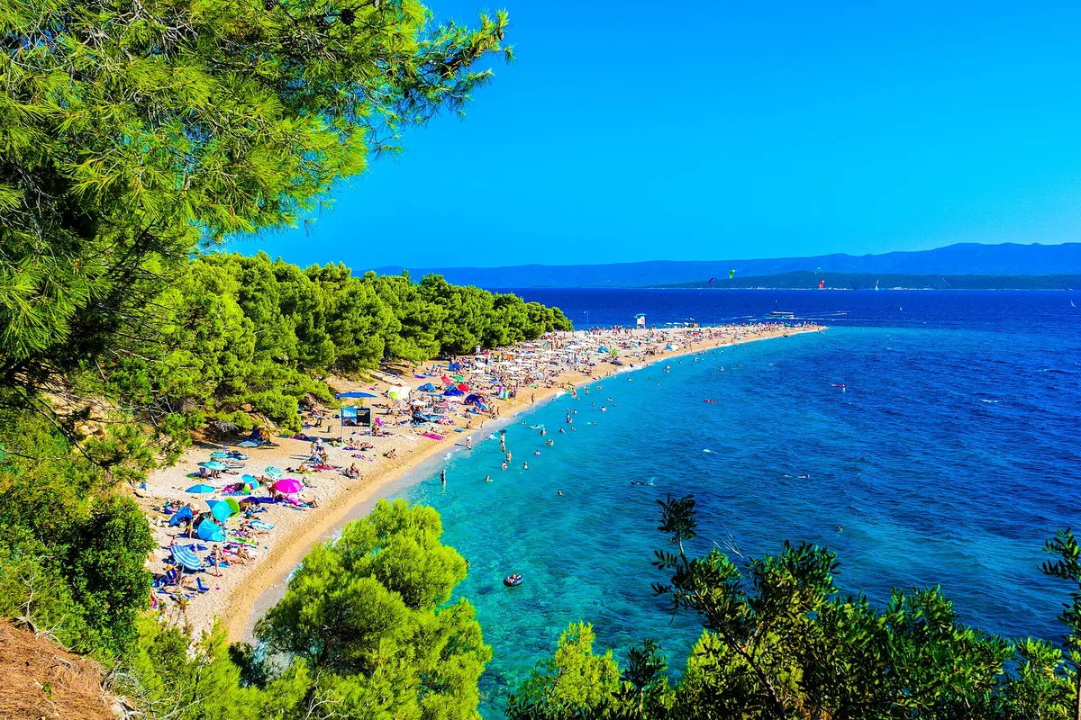 Plage de Paklina, Bol, Adriatic Islands, Croatie — 5