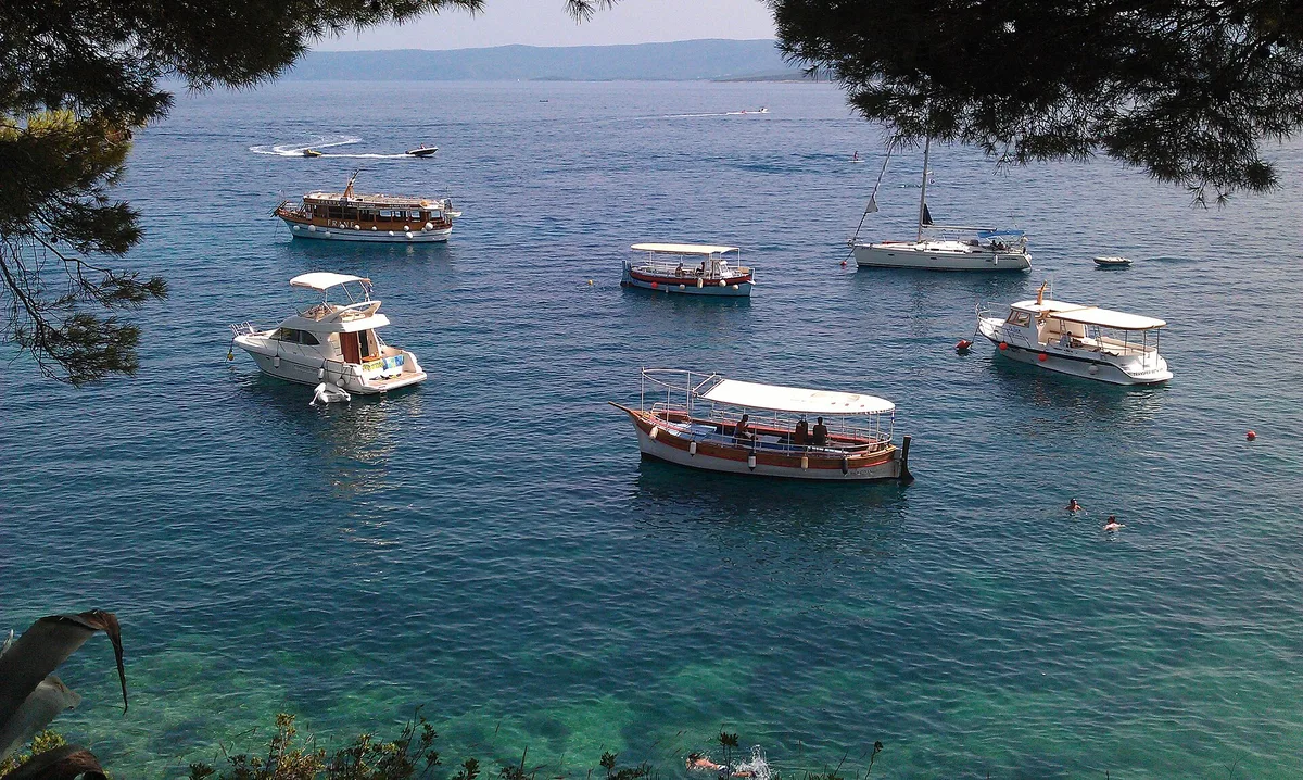 Plage de Paklina, Bol, Adriatic Islands, Croatie — 6
