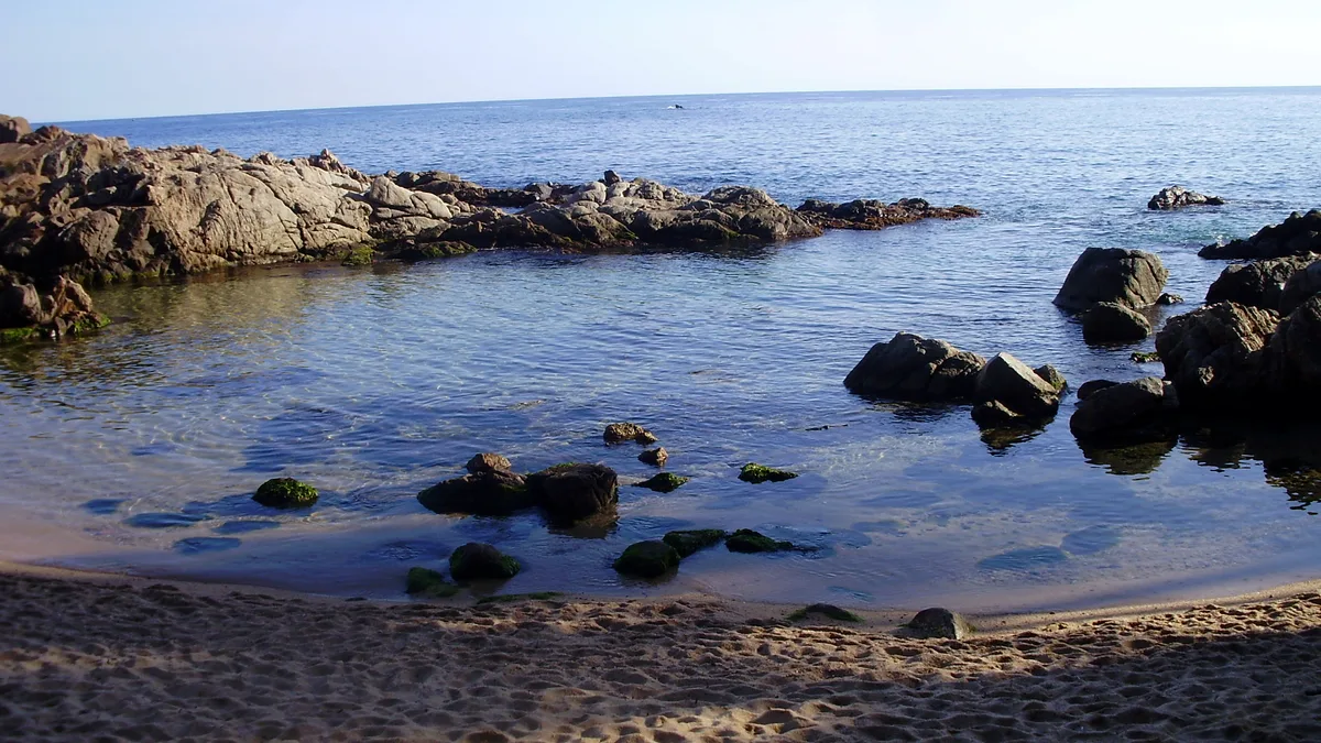 Cala Estreta, Palamós, Catalonia, España — 6