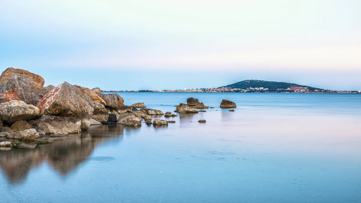 Praia da Plagette, Mèze, Occitanie, França — 2