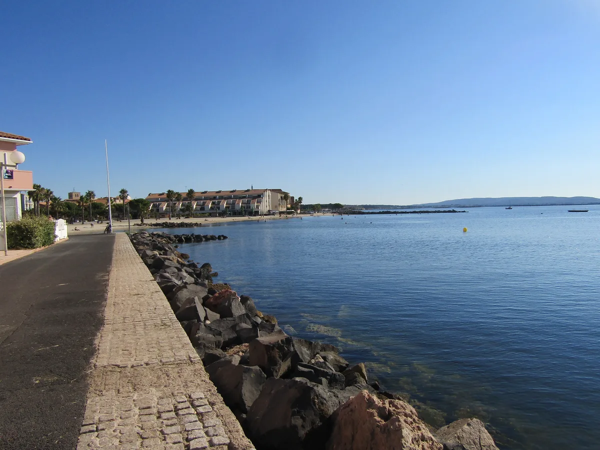 Praia da Plagette, Mèze, Occitanie, França — 6