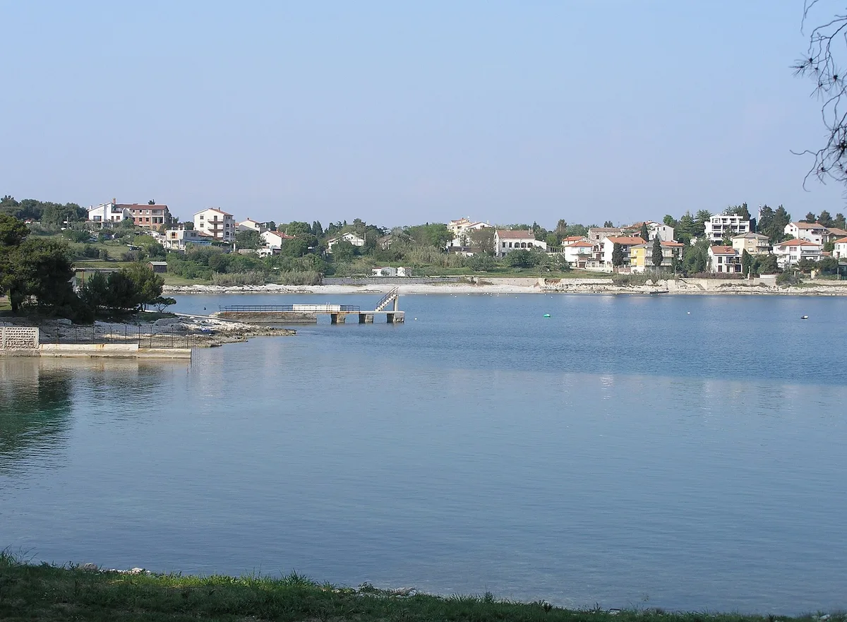 Plage de Stoja, Pula, Istria, Croatie — 4