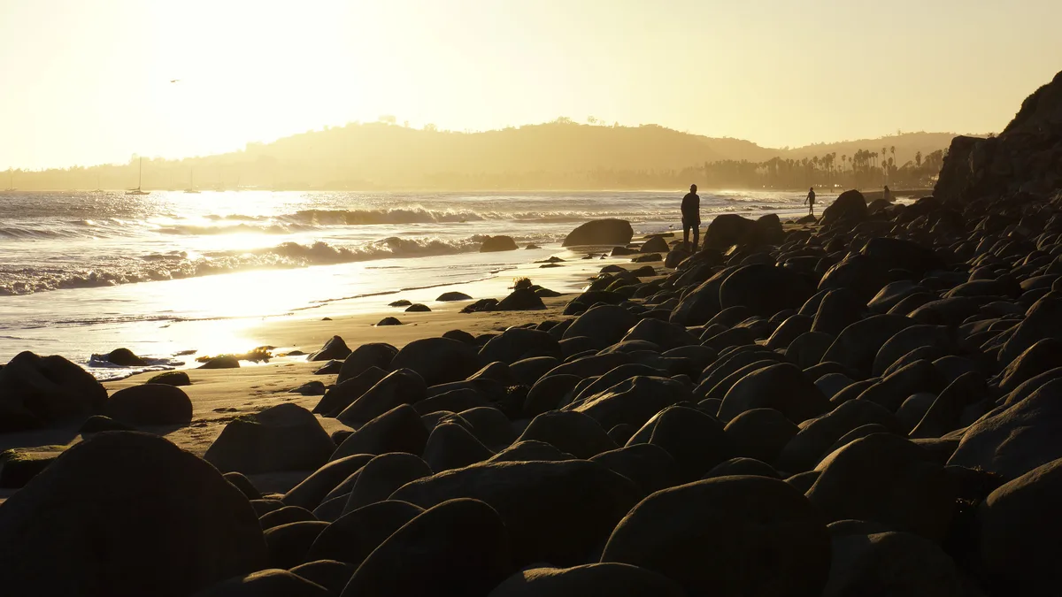 Butterfly Beach, Montecito, California Coast, United States — 4
