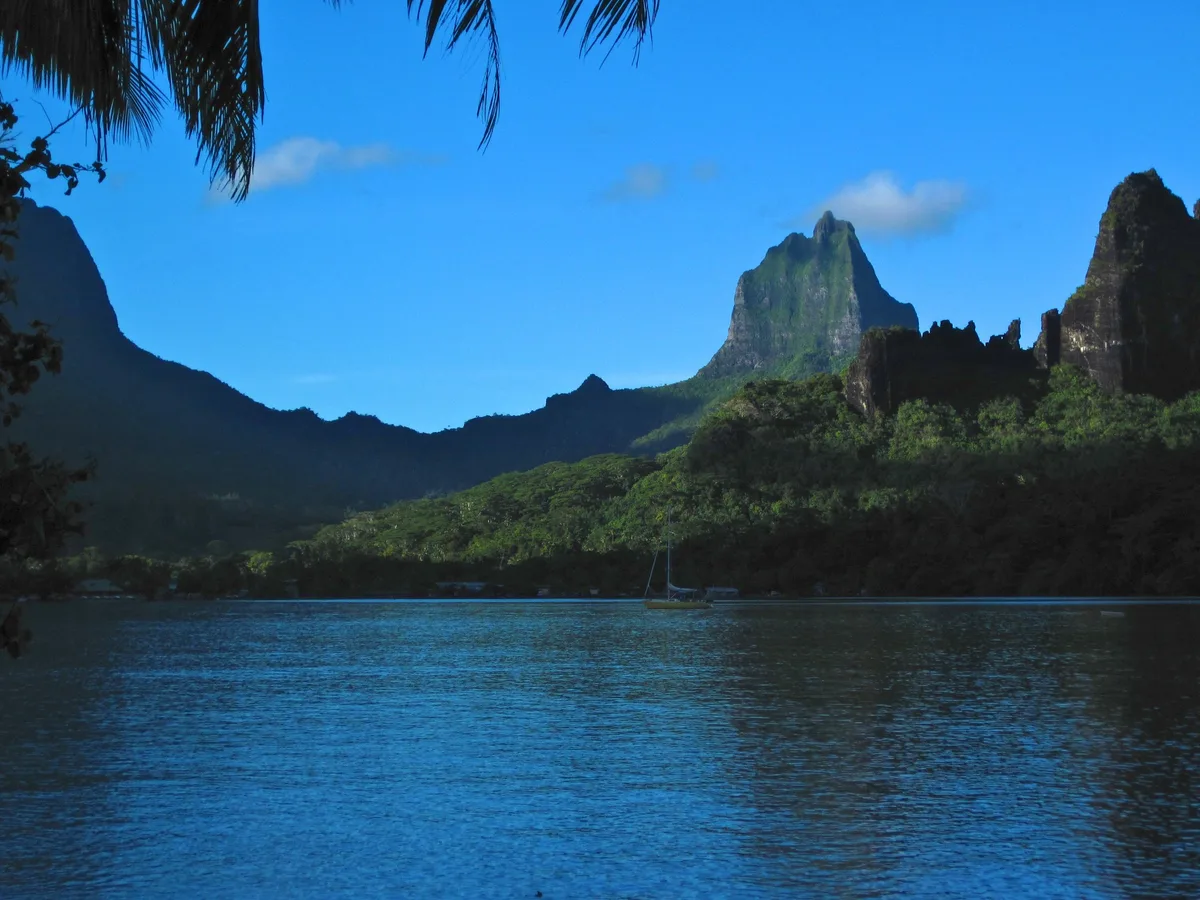 Cook's Bay Beach, Pao Pao, Society Islands, French Polynesia — 3