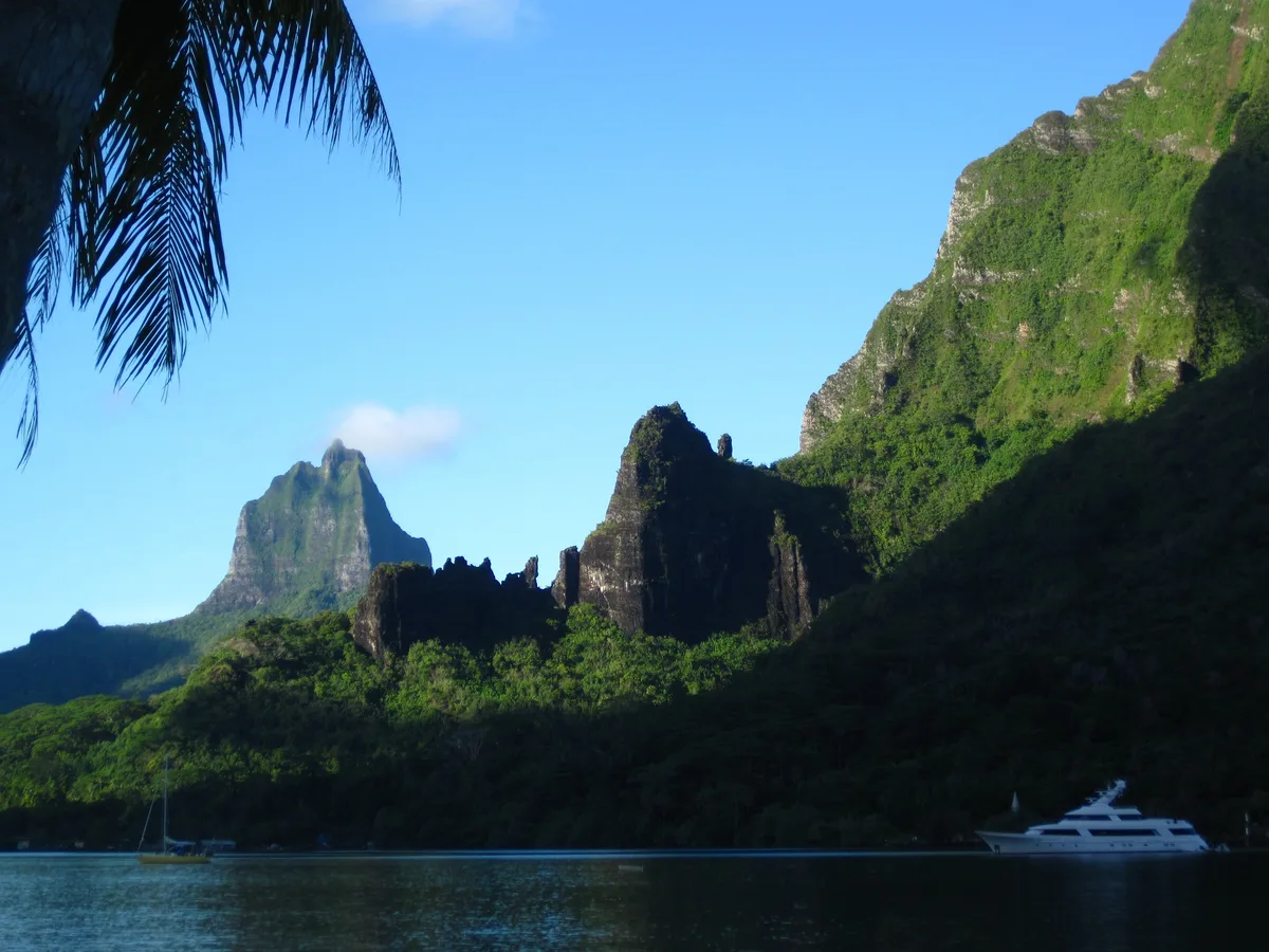 Cook's Bay Beach, Pao Pao, Society Islands, French Polynesia — 4