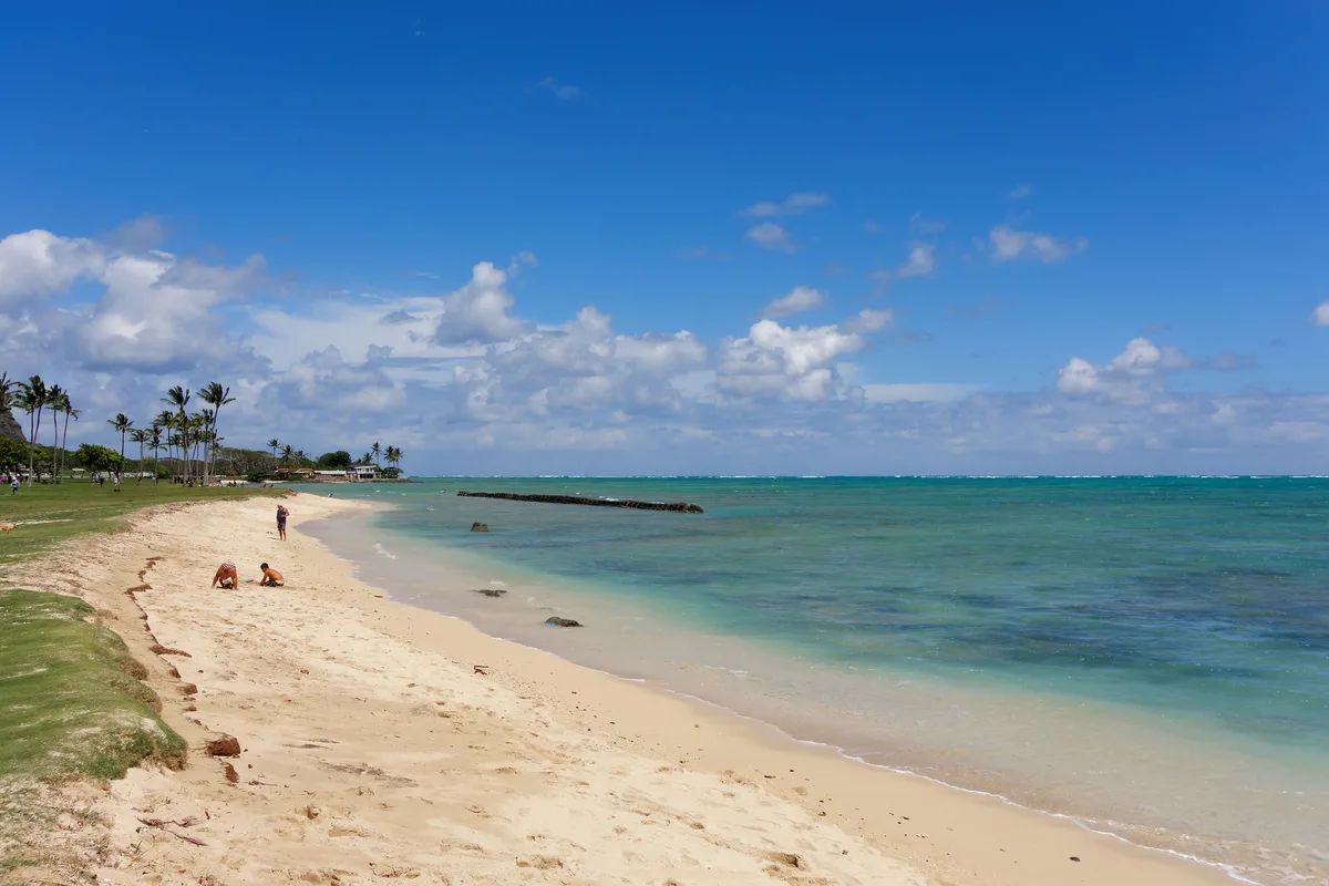 Plage de Kualoa Regional Park, Kaneohe, Hawaii, États-Unis — 6