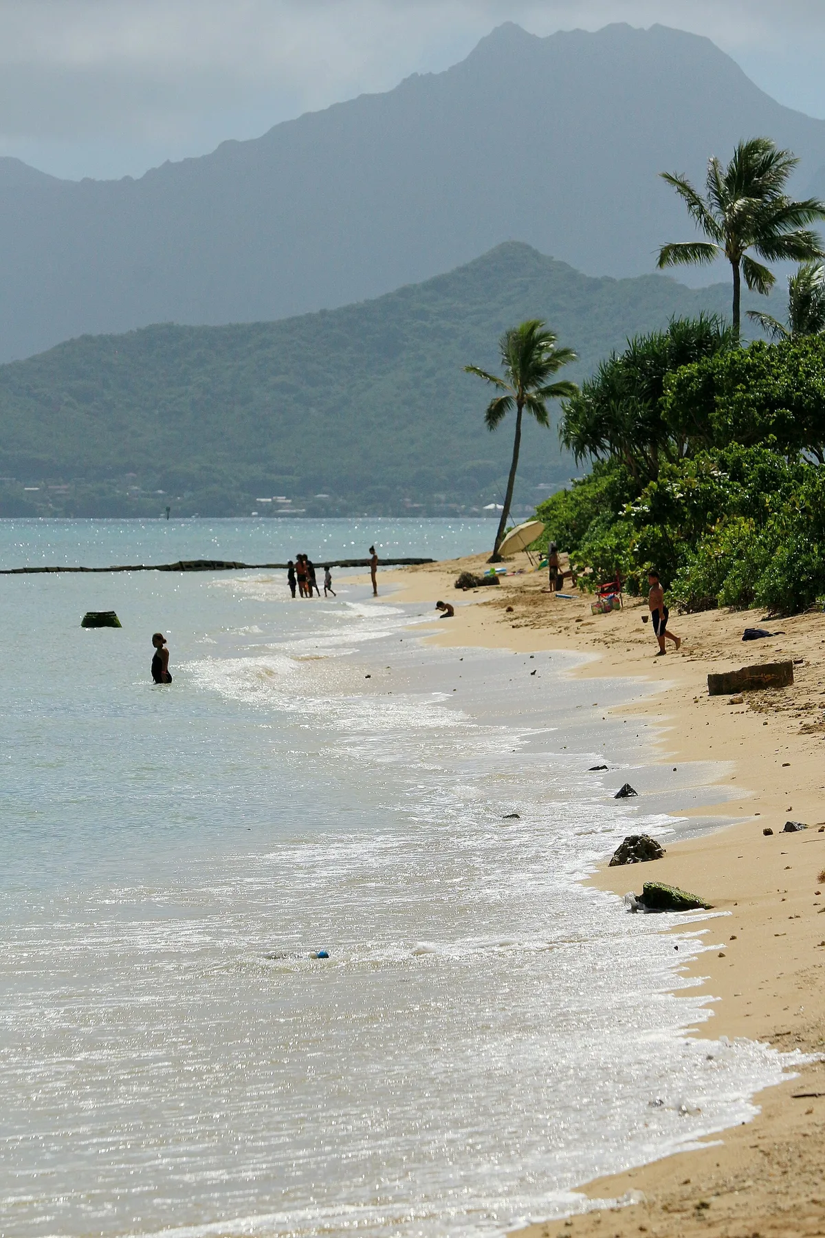 Plage de Kualoa Regional Park, Kaneohe, Hawaii, États-Unis — 4
