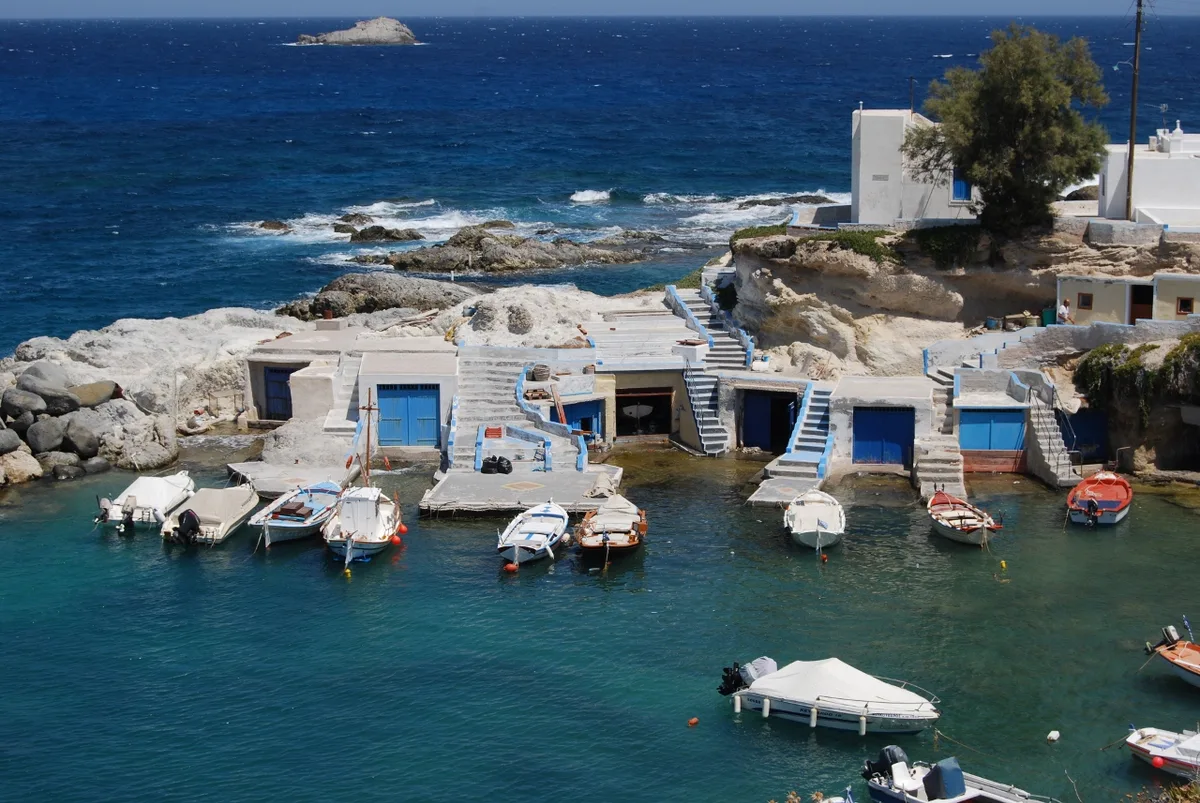 Playa de Mandrakia, Milos, Cyclades, Grecia — 6