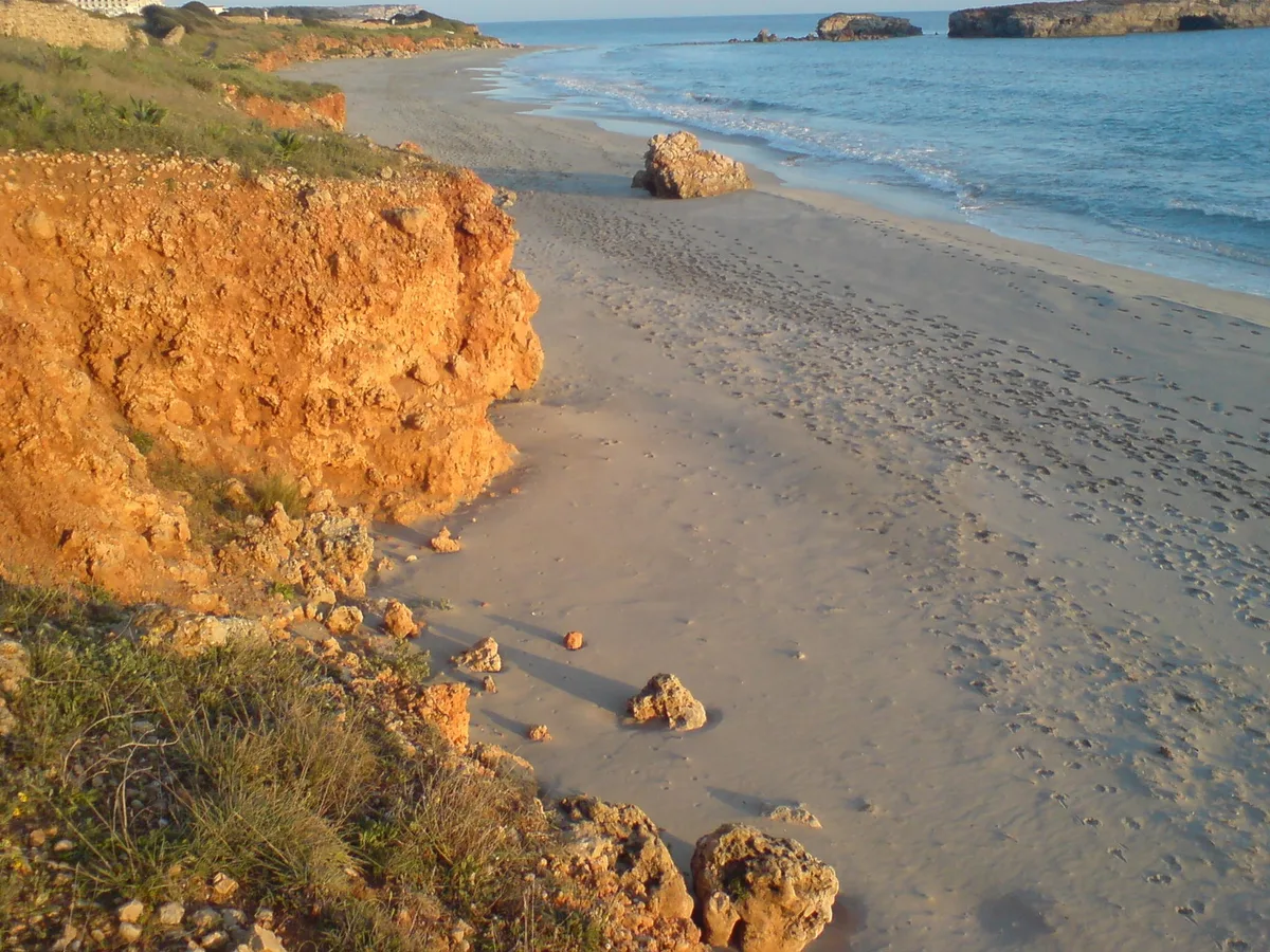 Plage de Cala Niu Llorc, Es Migjorn Gran, Balearic Islands, Espagne — 4