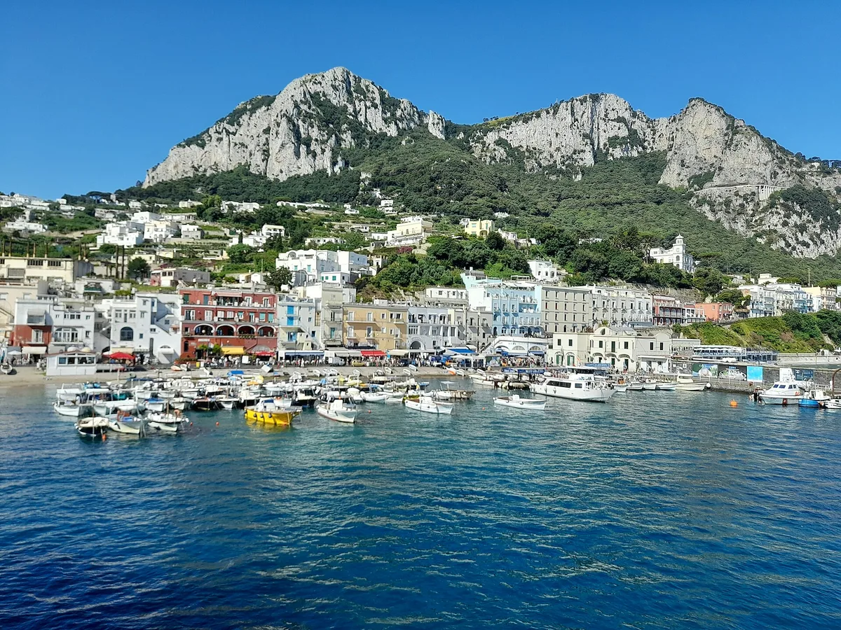 Plage de Cala Grande, Capri, Campania, Italie — 5