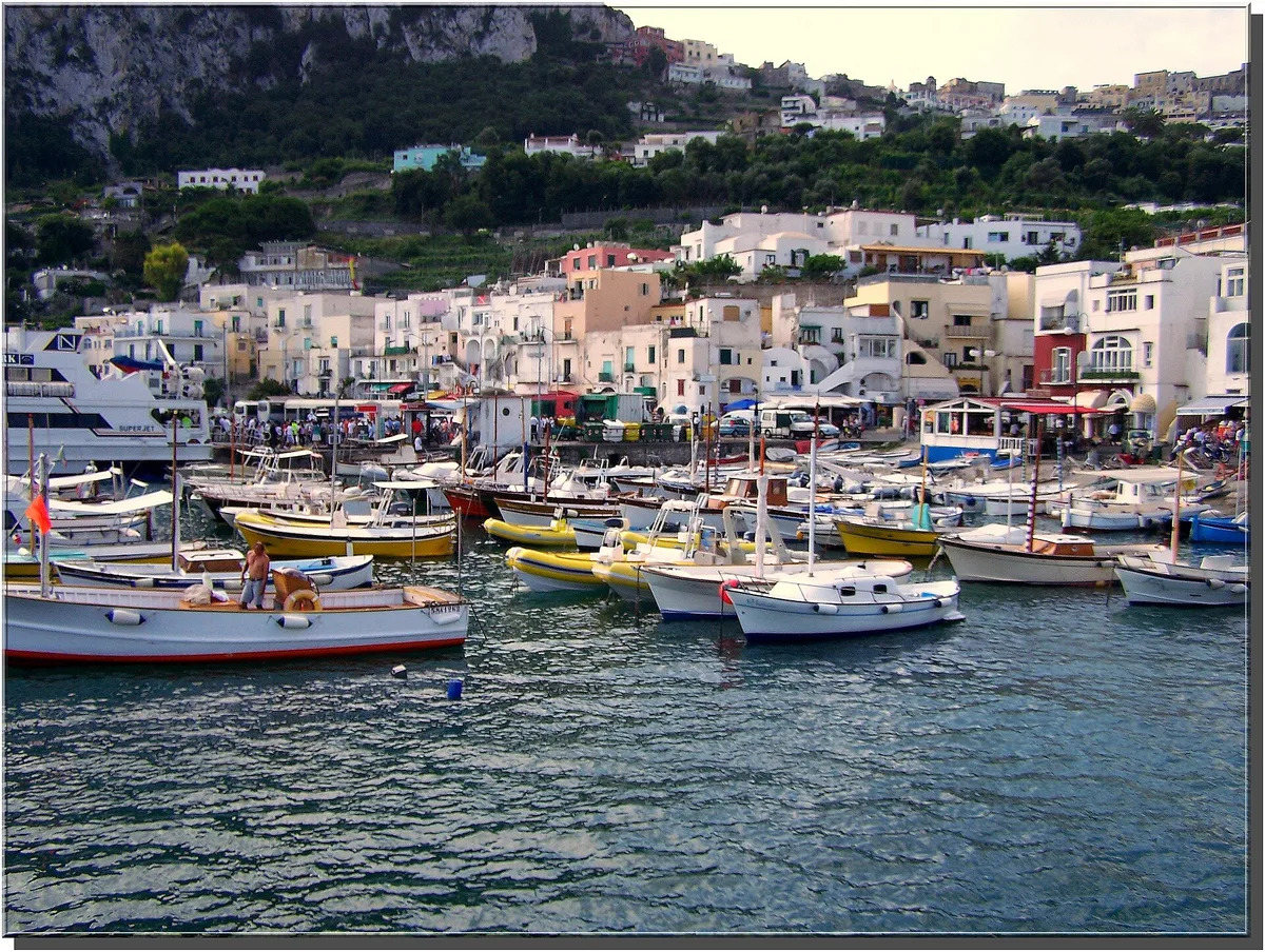 Plage de Cala Grande, Capri, Campania, Italie — 2