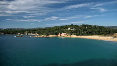 Castell Beach