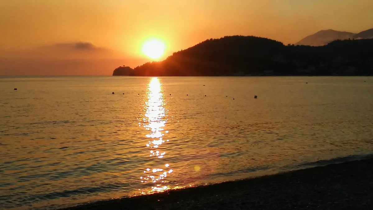 Spiaggia di Himarës, Himarë, Adriatic, Albania — 5