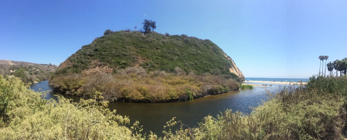 Hendry's Beach Cove, Santa Barbara, California Coast, United States — 3