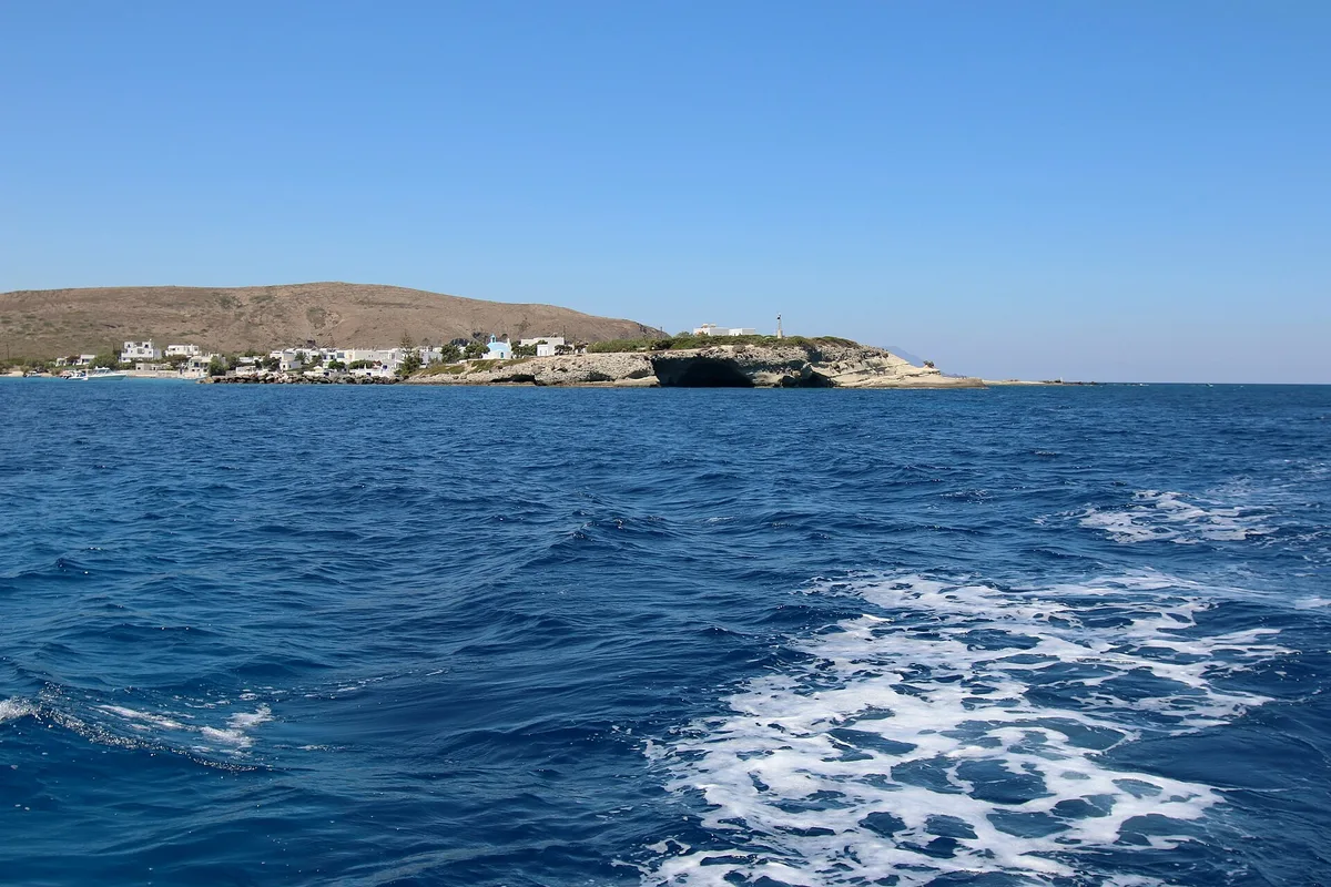 Playa de Pollonia, Milos, Cyclades, Grecia — 4
