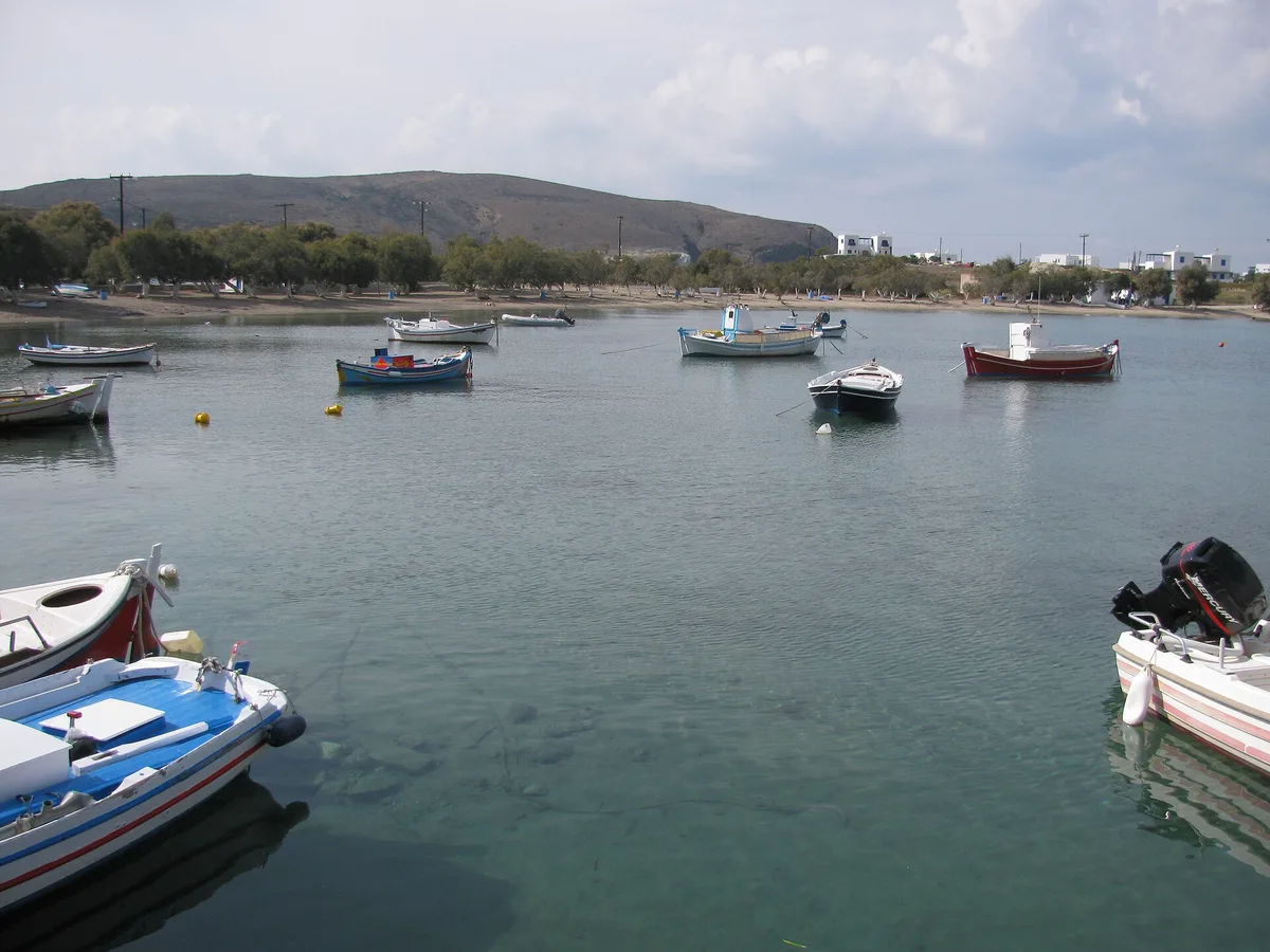 Playa de Pollonia, Milos, Cyclades, Grecia — 5