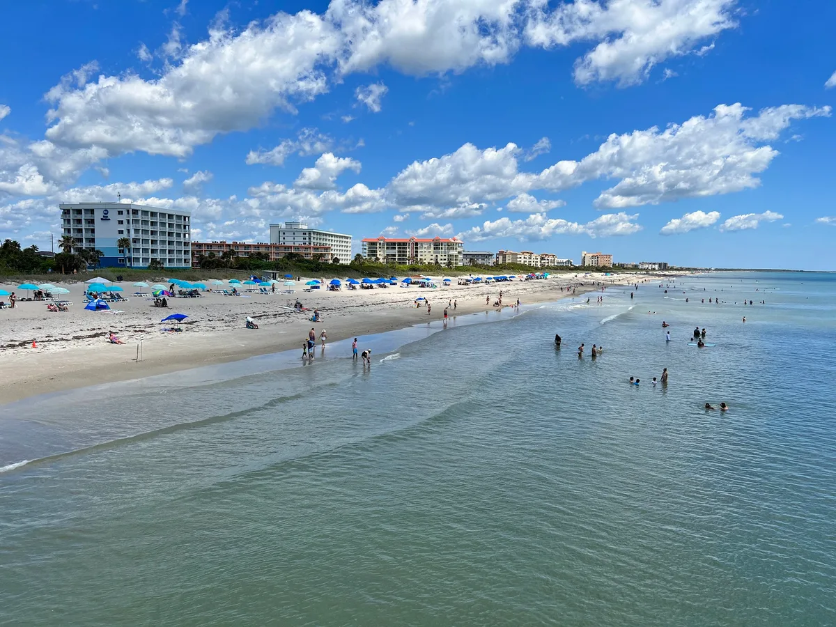 Cocoa Beach Pier Beach, Cocoa Beach, Florida Atlantic, Vereinigte Staaten — 6