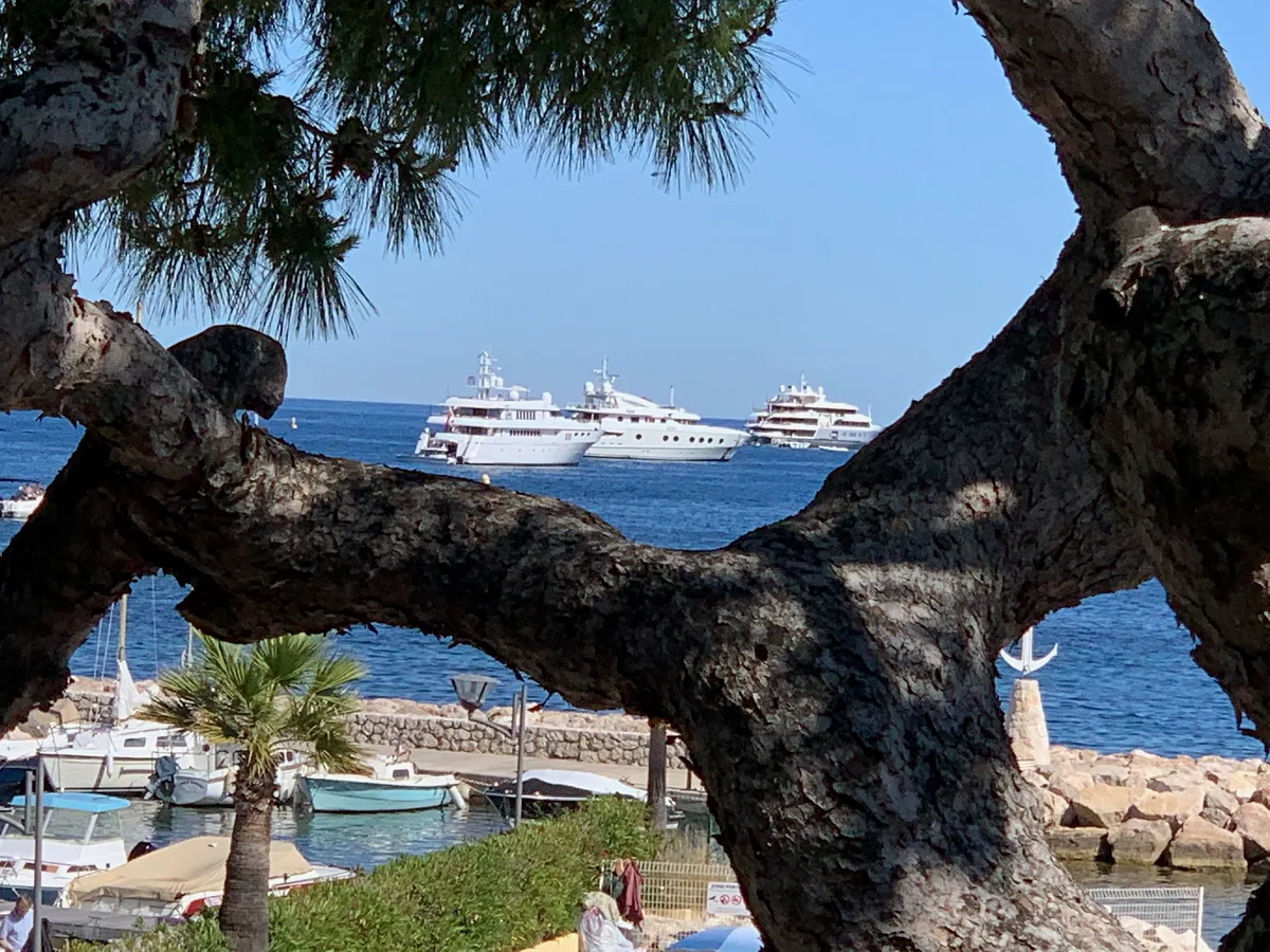 Beaulieu-sur-Mer Beach, Beaulieu-sur-Mer, Provence-Alpes-Côte d'Azur, France — 3